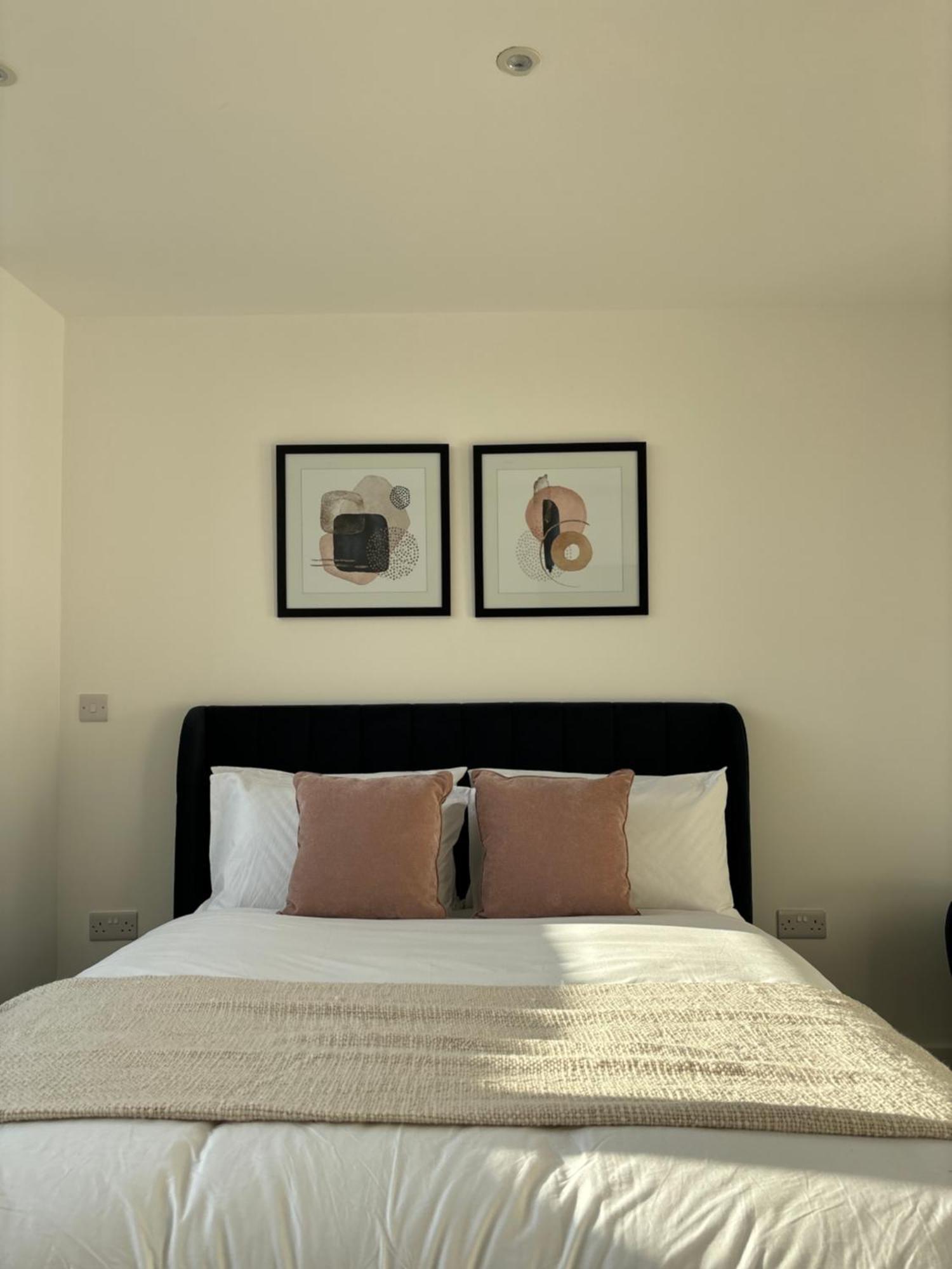 Manchester Apt, Free Parking, Business, Couples & Families Exterior photo
