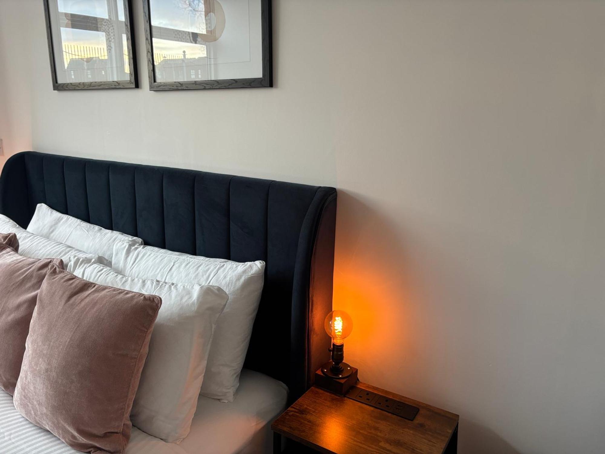 Manchester Apt, Free Parking, Business, Couples & Families Exterior photo